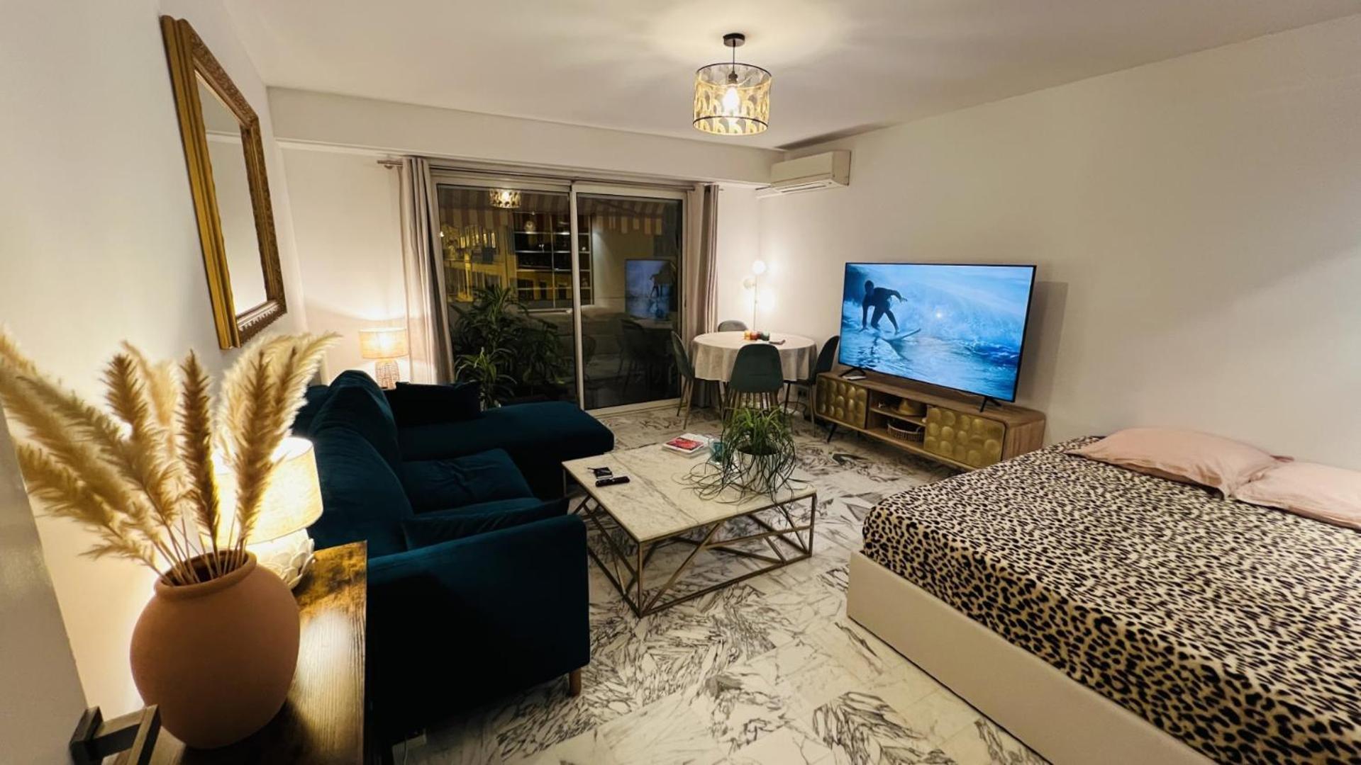 John Homestay Room In Nizza Exterior foto